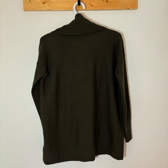 #28 Ellen Tracy Extra Fine Merino Wool Buckle Sweater - Picture 4 of 6